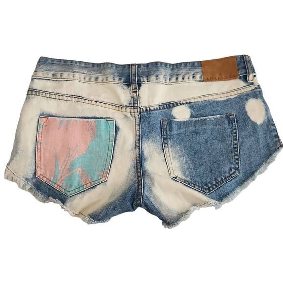 BillaBong Women's Size 30 Bleach Blue Cutoff Jean Shorts - Picture 4 of 6